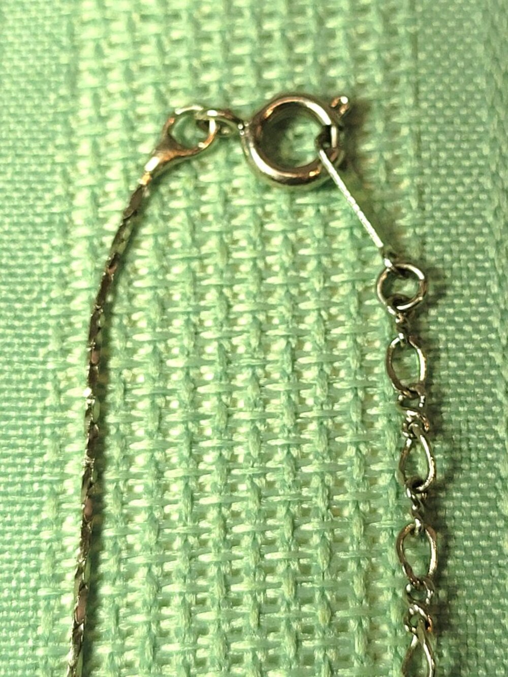1980s Green Nephrite Jade Cluster Pendant Chain Necklace 19.75 Inches
